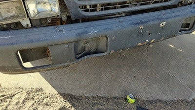 1996 Isuzu Npr Front Bumper Assembly Oem