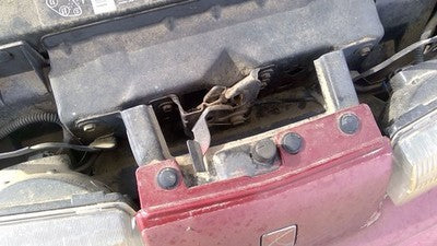1991-1998 Saturn Sw2 Hood Latch Assembly With Bracket Oem 21124392