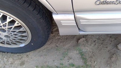 1991 Cutlass 2 Door Driver Left Moulding From Fender Oem Trim Strip Silver