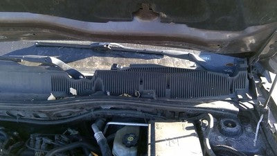 2008 Pontiac Torrent Windshield Wiper Cowl Vent Trim Panel Oem Grille