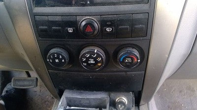 2003-2006 Kia Sorento Temperature Control Module In Dash Heater Ac Head Unit Lx