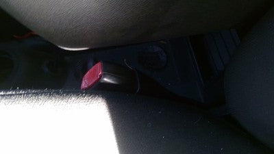 2007-2009 Pontiac Torrent Driver Left Front Seat Belt Buckle Receiver Black 19C