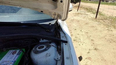 2007-2009 Mazda 3 Driver Left Hood Hinge Assembly Oem White 34K Br5g52420a
