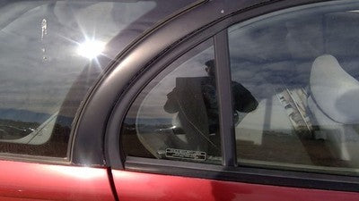 1996-2000 Saturn Sw2 Passenger Right Rear Vent Window Back Door Glass With Frame