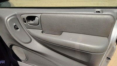 05 06 Town & Country Passenger Right Front Inside Door Trim Panel With Switches