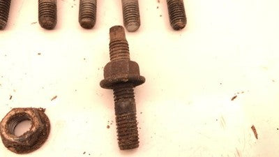2005 Chevy Suburban 1500 4L60 Transmission Mount Bolts Oem Factory Hardware