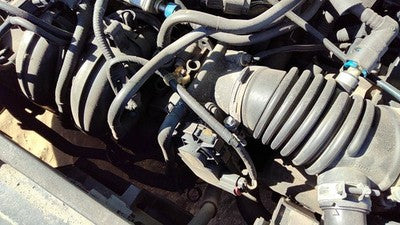 2004-2005 Mazda 3 Throttle Body Valve Assembly Complete Oem With Sensors 2.3L