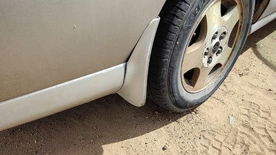 2002 Chevy Malibu Passenger Right Rear Moulding On Quarter Panel Oem Silver 12U