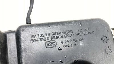 2002-2004 Chevy Trail Blazer Intake Tube With Resonator Oem 4.2L 15810294