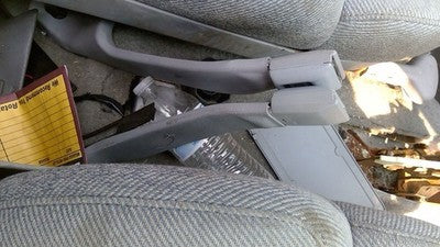 1991 Cutlass 2 Door Passenger Right Front Seat Belt Buckle Receiver Oem Gray