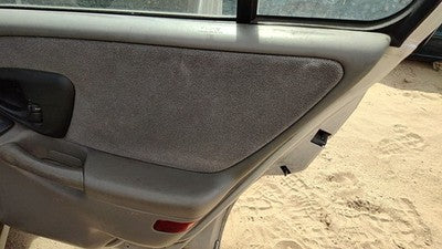 01-05 Malibu Passenger Right Rear Inside Door Trim Panel Only Back Gray 92B