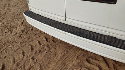 1985-2005 Gmc Safari Rear Step Bumper With Mount Brackets Oem White 14075427