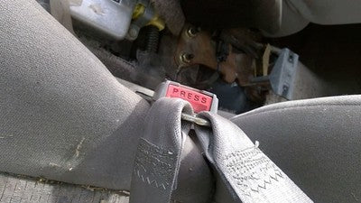 1998 Saturn Sw2 Driver Left Front Seat Belt Buckle Receiver Oem Gray