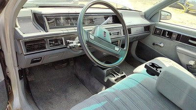 1986-1991 Olds 88 Passenger Right Front Spindle Steering Knuckle With Wheel Hub
