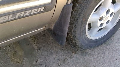 1995-1998 Chevy S10 Blazer Passenger Right Lower Mud Flap Rock Guard Oem