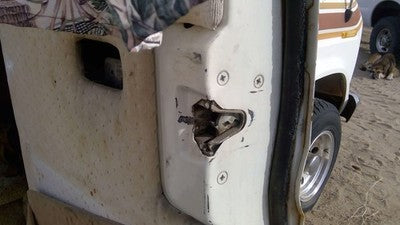 1979 Ford Van E250 Passenger Right Rear Door Latch With Rods/Cables Oem Back