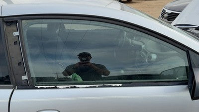 2003-2007 Saturn Ion Passenger Right Front Side Window Door Glass Oem 22607300