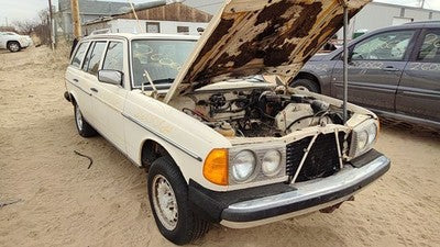 77-87 300Td Passenger Right Front Spindle Steering Knuckle With Wheel Hub