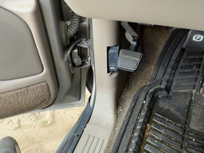 2001 Chevy Suburban Driver Left Lower Kick Trim Panel Oem Tan 52I