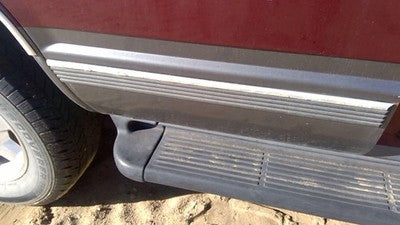 1999 Chevy Tahoe Passenger Right Rear Moulding From Door Oem Back Trim Strip