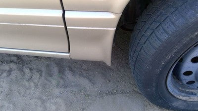 1993 Saturn Sw2 Passenger Right Moulding From Fender Oem Trim Strip Gold