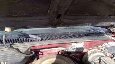 1988 Gmc Sierra 2500 Windshield Wiper Cowl Vent Trim Panel Oem Grille