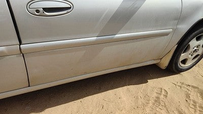 97-05 Malibu Passenger Right Front Moulding From Door Trim Strip Silver 12U