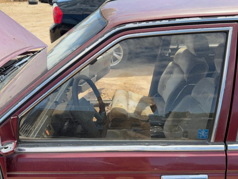 1985-1988 Nissan Maxima Front Door Glass/Window LH