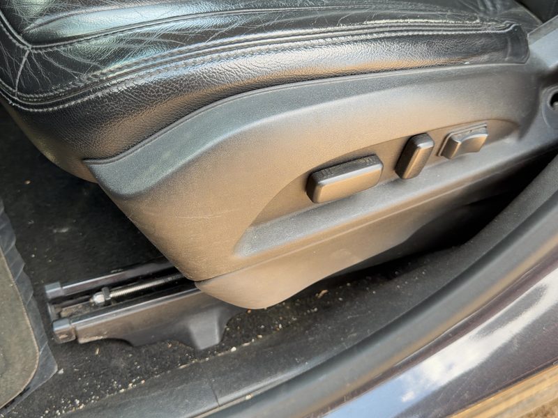 2014 Chevrolet Equinox Seat Track LH