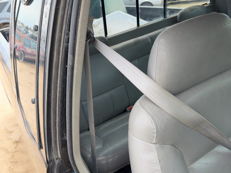 1997 Chevrolet Pickup 1500 Series Front Seat Belt RH