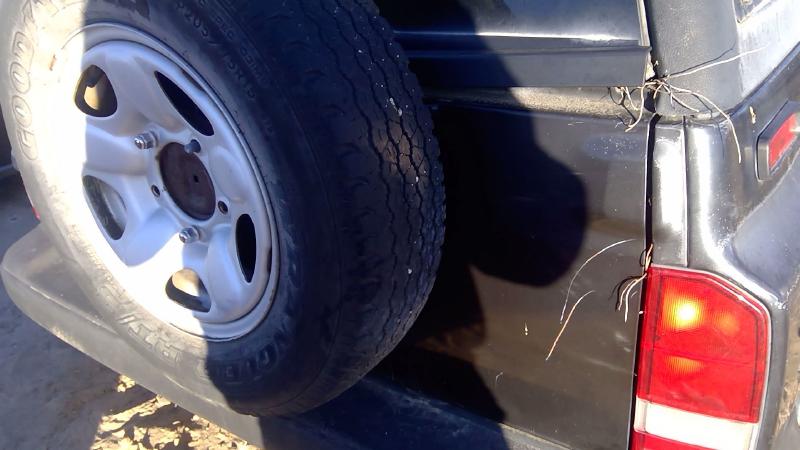 1995-1998 Chevrolet Geo Tracker Back Door RH