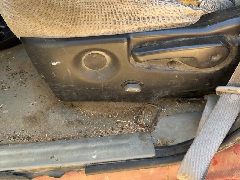 2003 Chevrolet Venture Seat Track LH