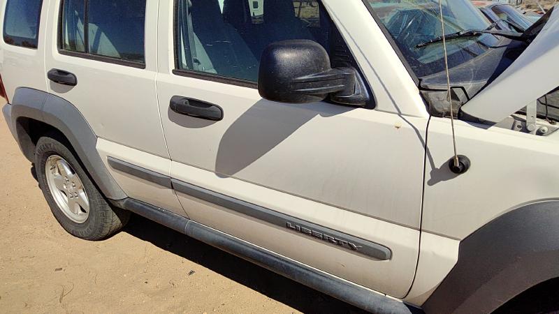 2002-2007 Jeep Liberty Front Door RH