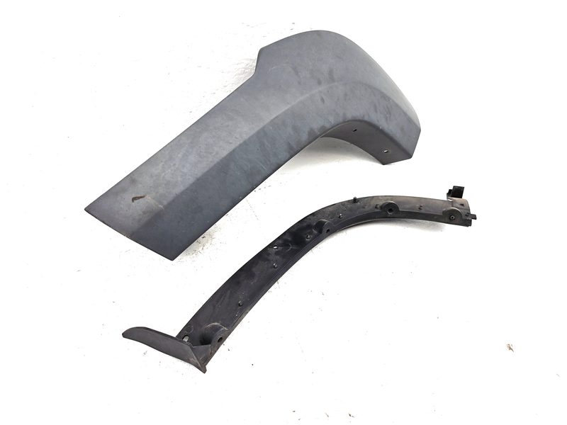 2005 Jeep Liberty Rear Door Moulding LH