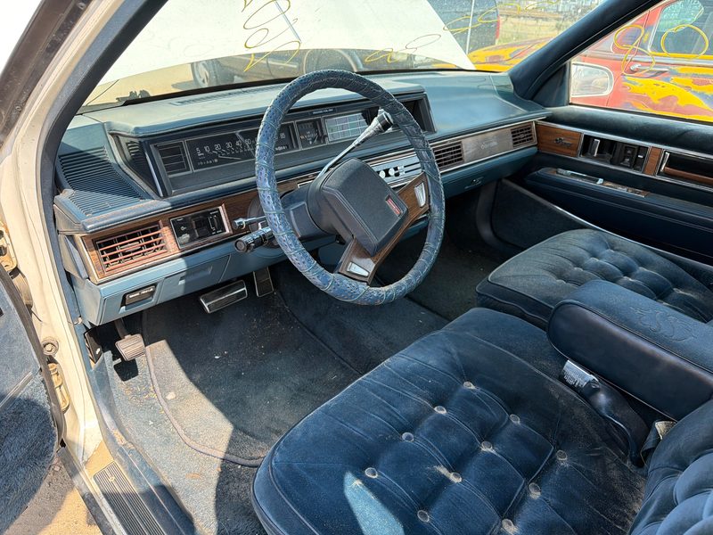 1986 Oldsmobile Ninety-eight (80 & Up) Vehicle Unit Complt.