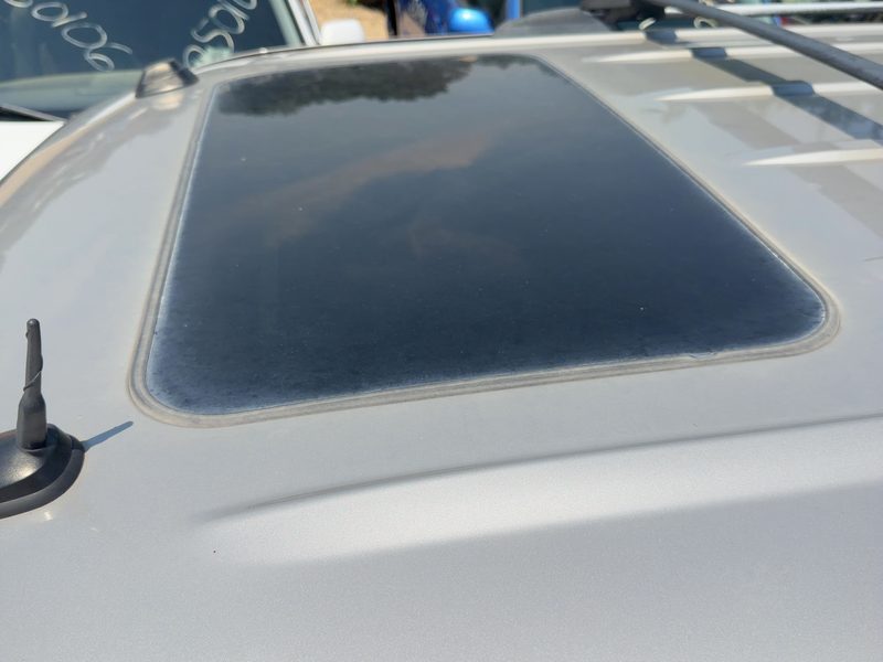 2000-2006 Chevy/gmc Suburban 1500 Series Roof Glass (Glass Only)