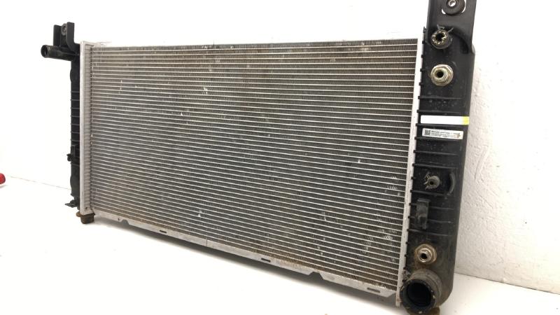 2005-2006 GMC Yukon Xl 1500 Series Radiator