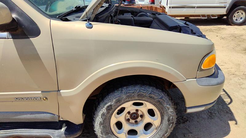 1998-2003 Lincoln Navigator Fender RH