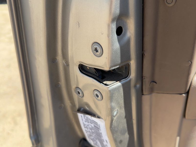 1997-2001 Toyota Camry Front Door Latch LH
