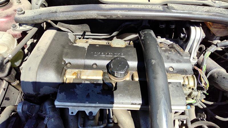 2001-2009 Volvo 70 Series Engine Cover