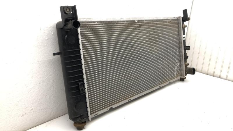 2005-2006 GMC Yukon Xl 1500 Series Radiator