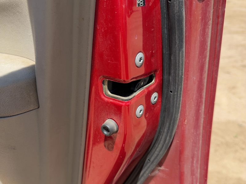 2004-2012 Toyota Prius Front Door Latch RH