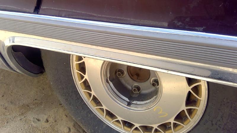 1993 Cadillac Fleetwood (80 & Up) Quarter Panel Moulding LH