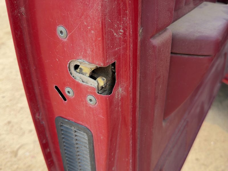 1991 Dodge Dakota (mid-size) Front Door Latch LH