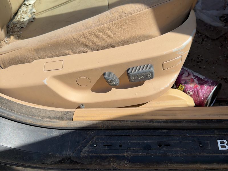 2001 BMW 530i Seat Track RH