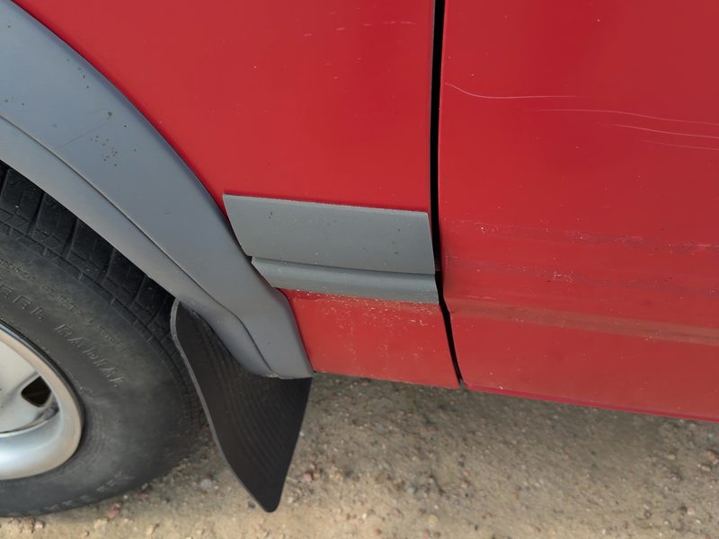 1991 Dodge Dakota (mid-size) Fender Moulding LH