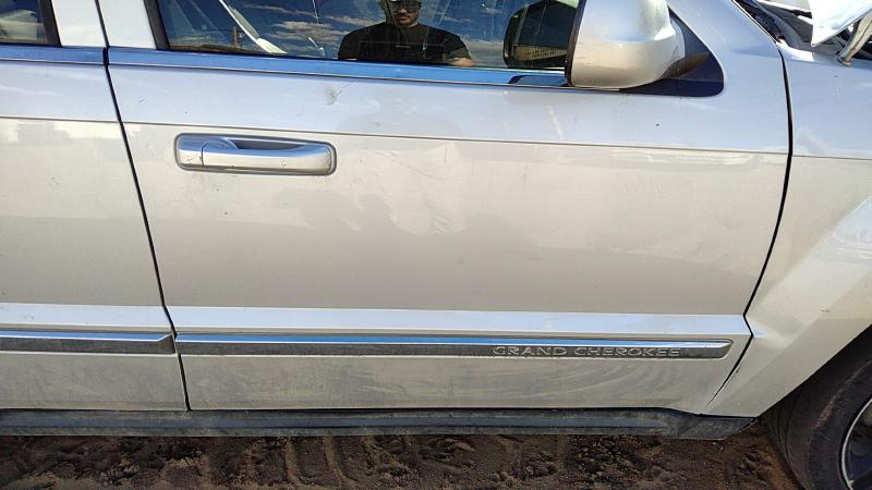 2008-2010 Jeep Grand Cherokee Front Door RH