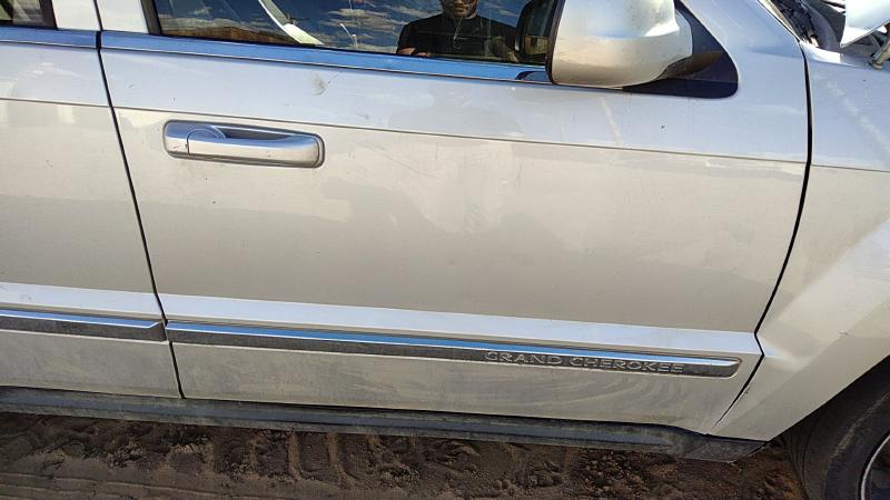 2008-2010 Jeep Grand Cherokee Front Door RH