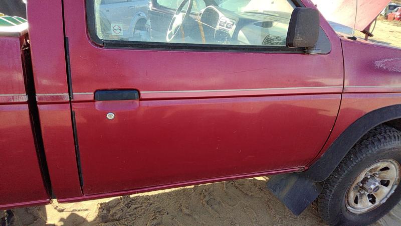 1996-1997 Nissan Pickup Front Door RH