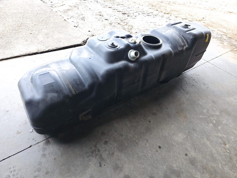 1999-2004 Ford F250 Super Duty Pickup Fuel Tank Assembly